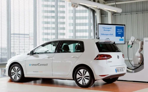 Wie Elektroautos mit e-SmartConnect autonom geladen werden
